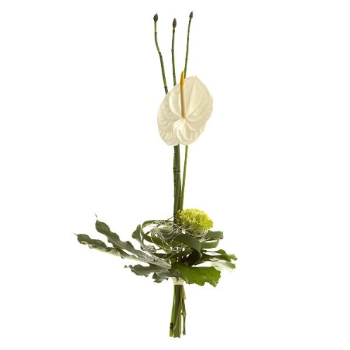Gestaffelte Blumenstrau&szlig; in wei&szlig;